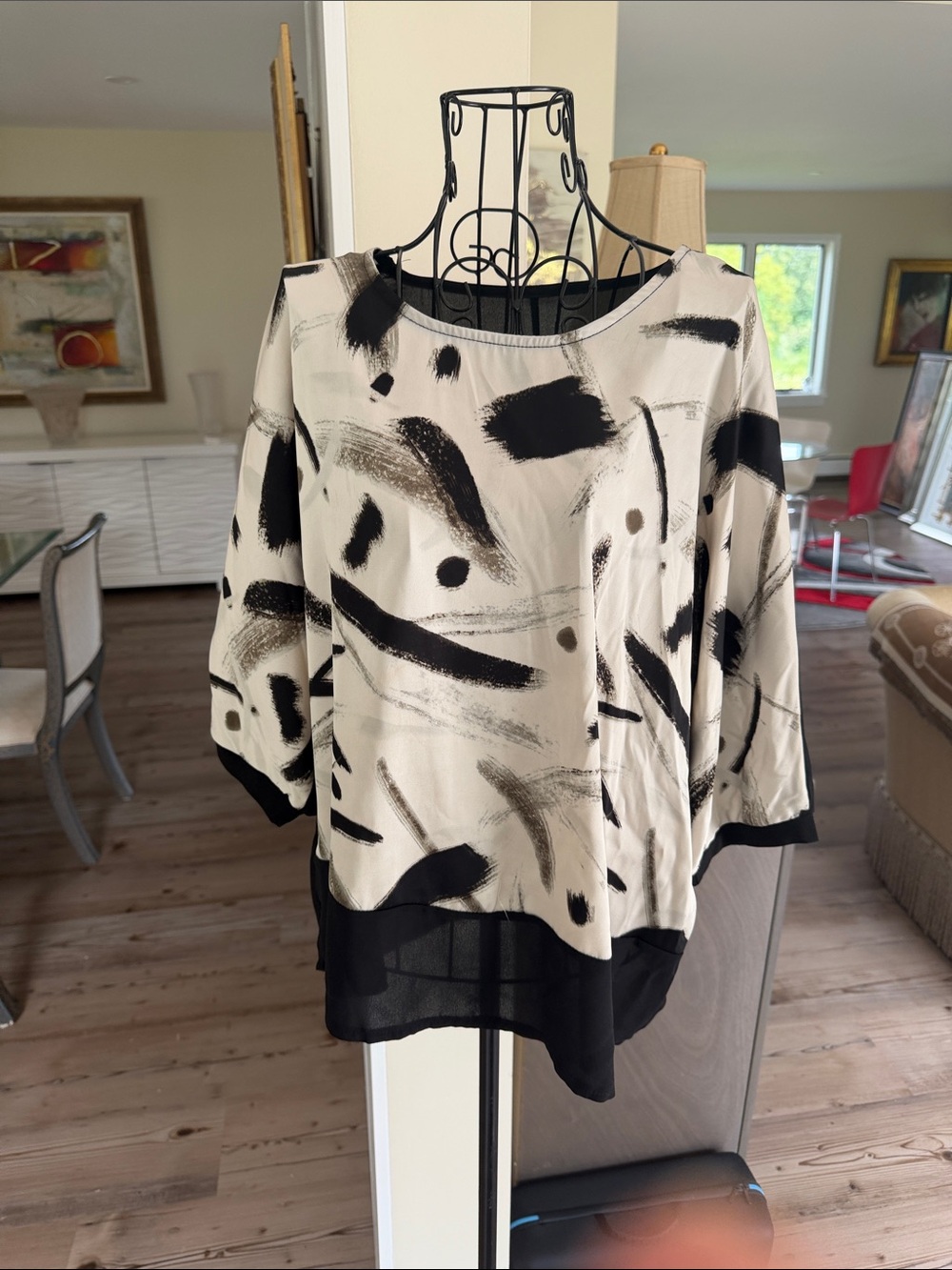 Women's Black & White Abstract Brushstroke Blouse